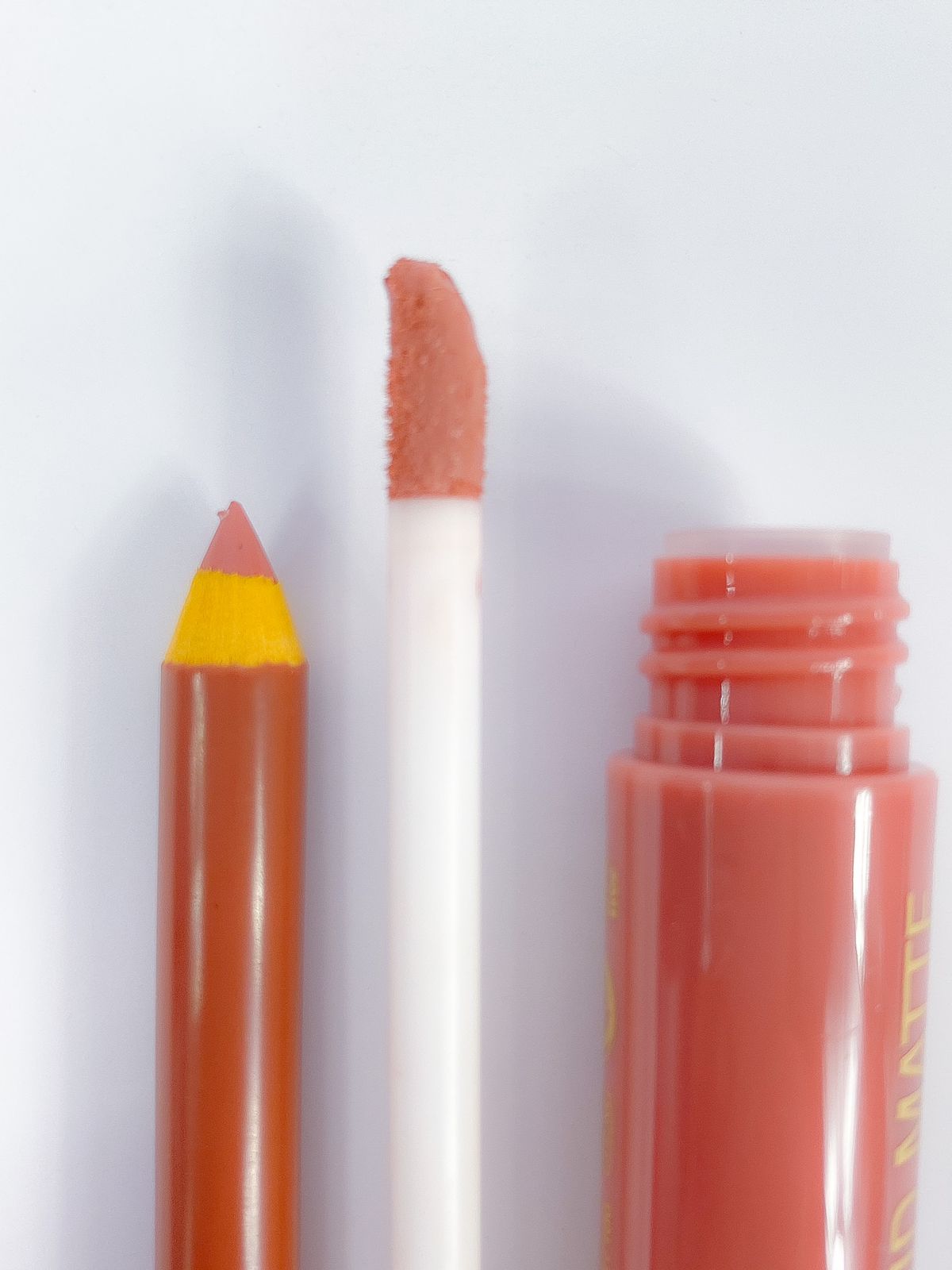 Color Central - Give Me Matte &amp; Liner Nude