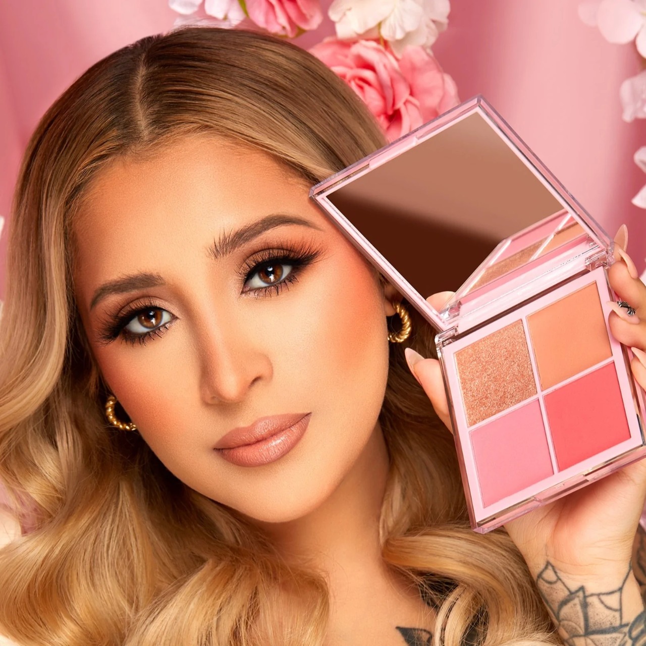 BEAUTY CREATIONS - KEEP ME BLUSHIN  QUAD 4 EVER