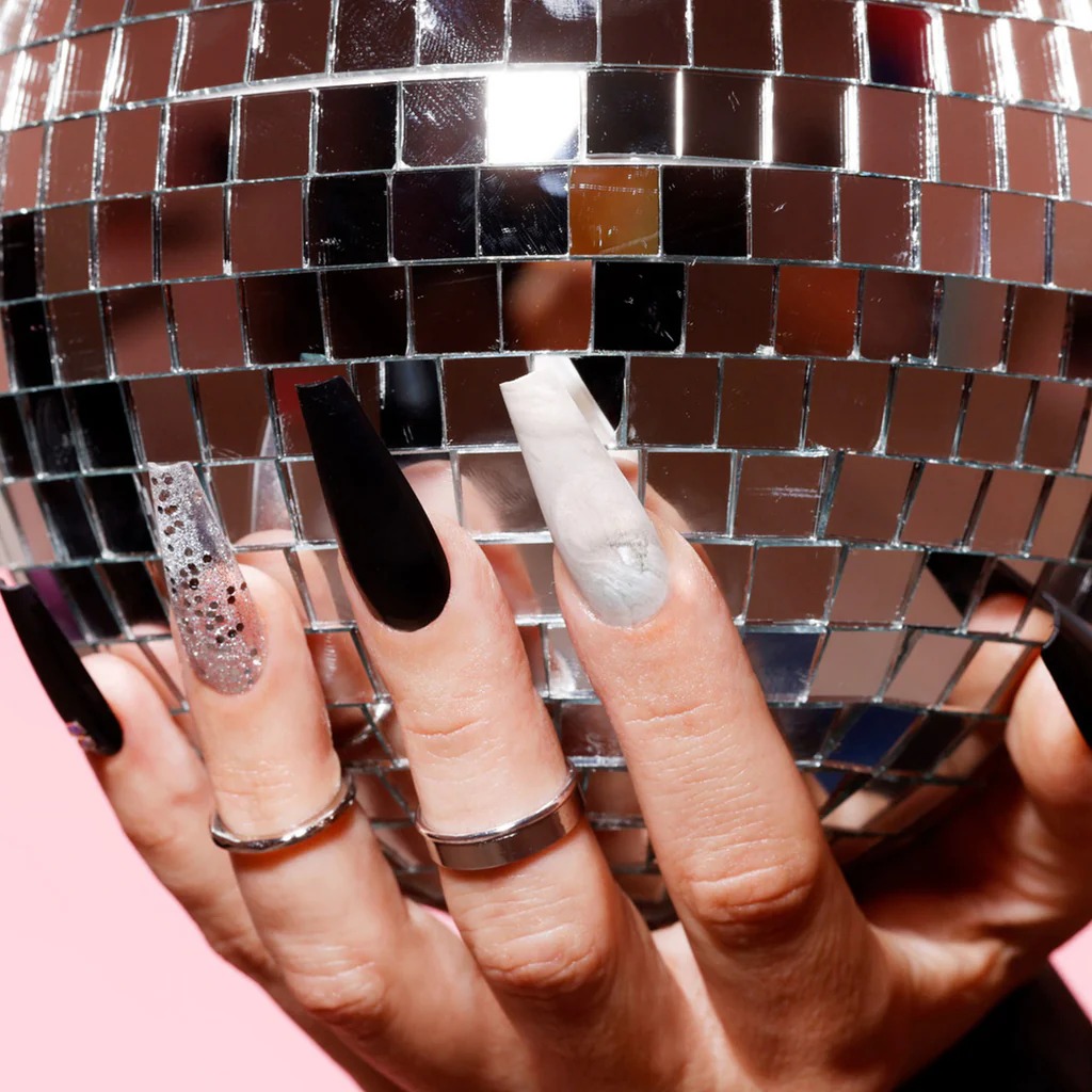 LA Colors (CNT472W) - Lavish Nail Tip KiT WILD TIMES