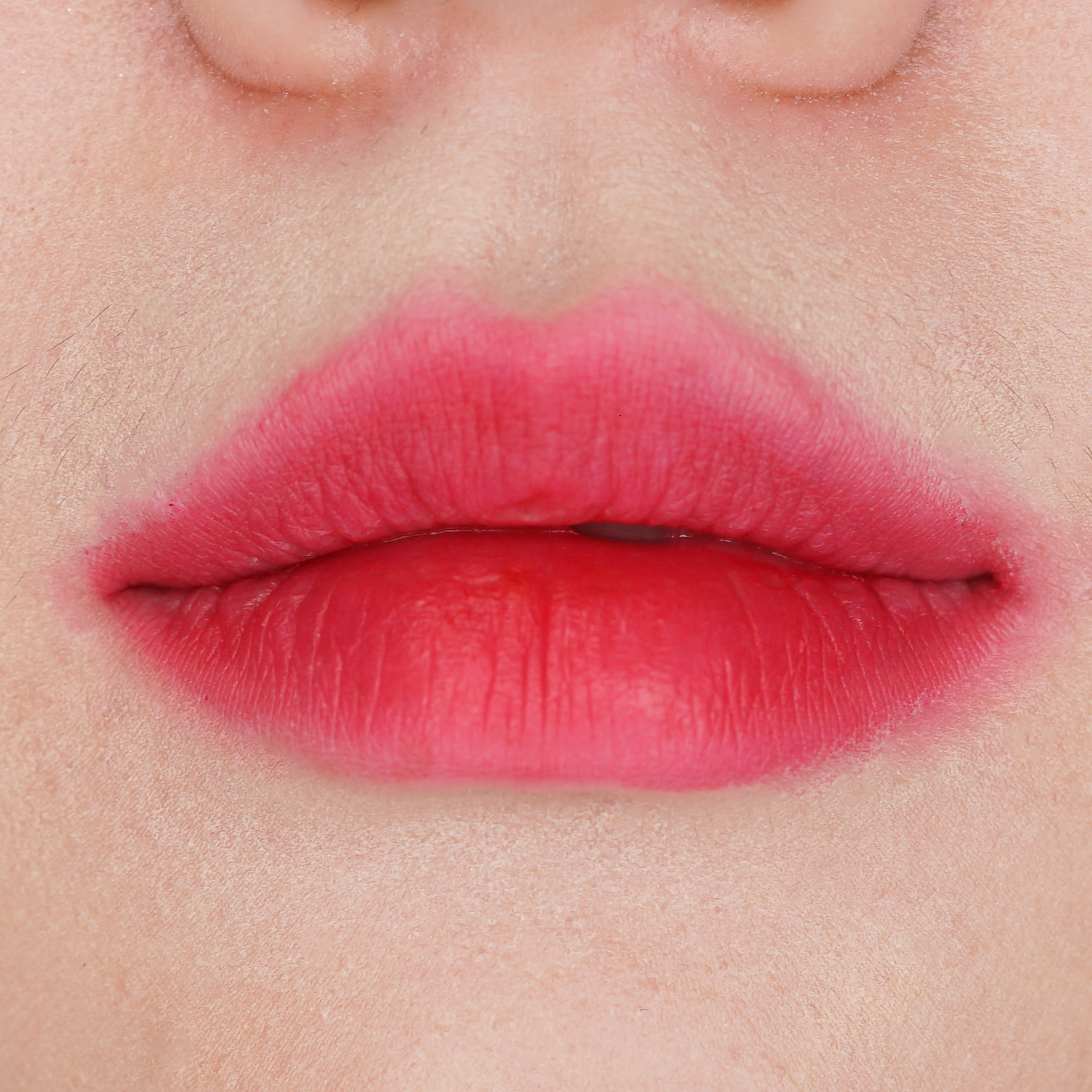 Kara Beauty - Labial Caboodle Kisse Lip Powder &amp; Gloss Wildly