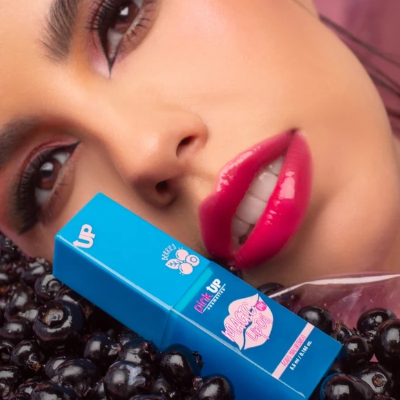 Pin Up - Blue Berry 05 Magic Lip Oil Brillo Labial